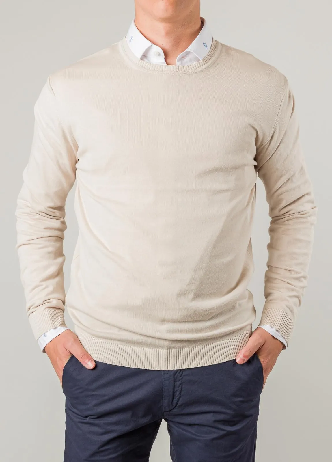 Jersey liso FUREST COLECCIÓN cuello redondo color beige