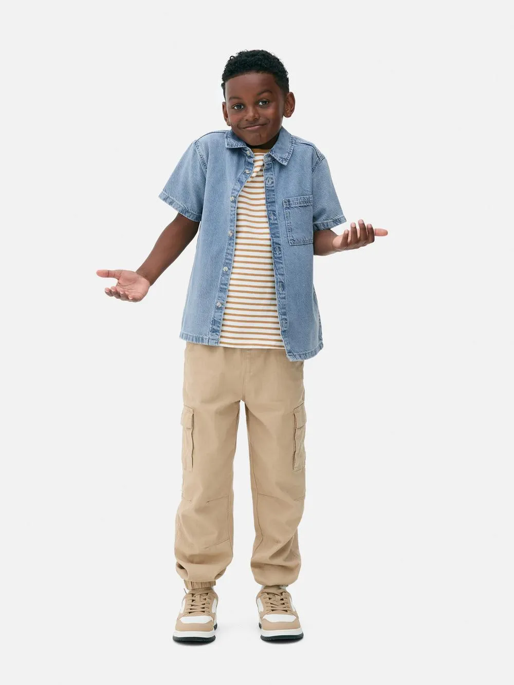 Camisa vaquera de manga corta con botones