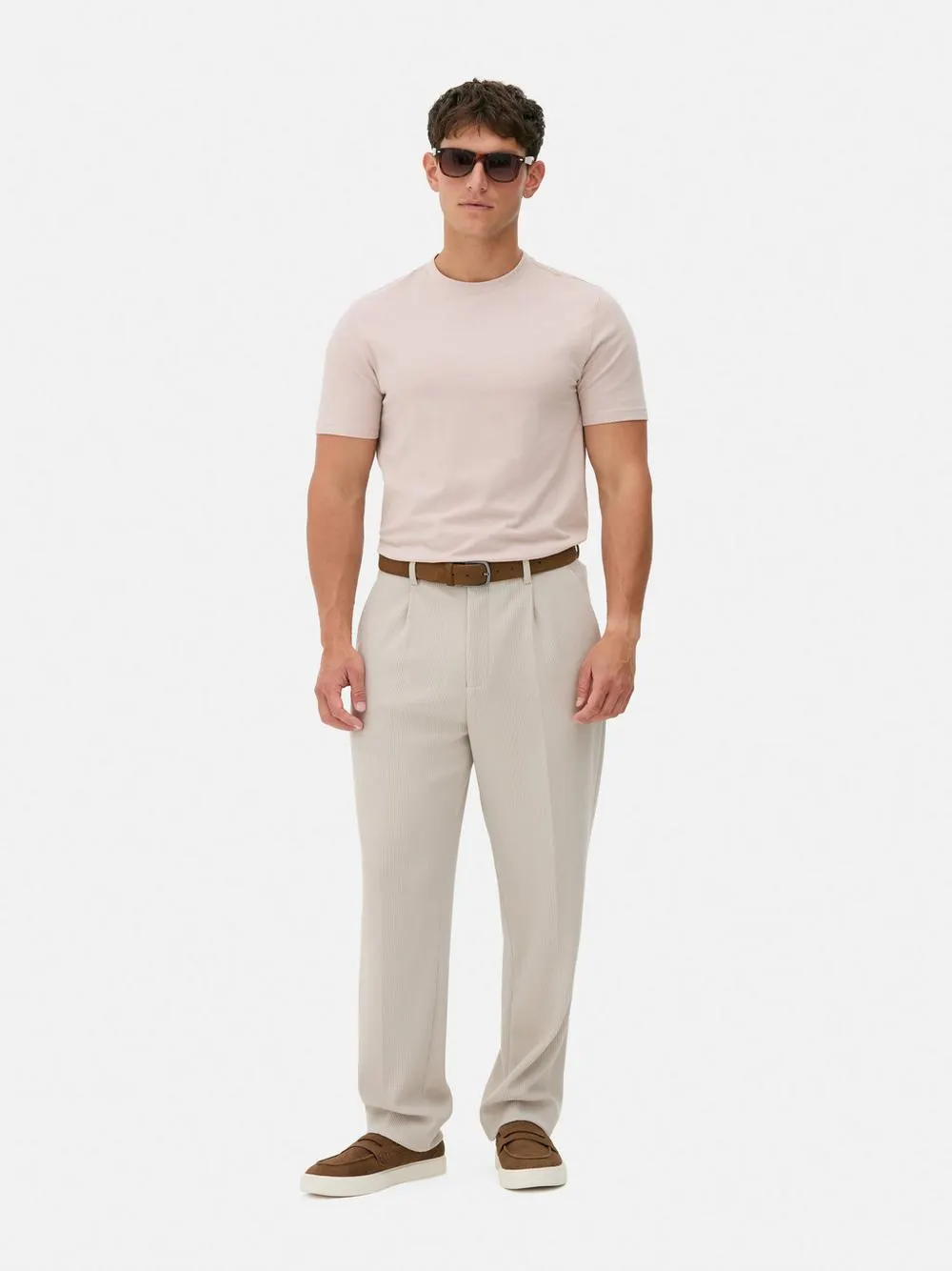 Camiseta de manga corta y corte entallado