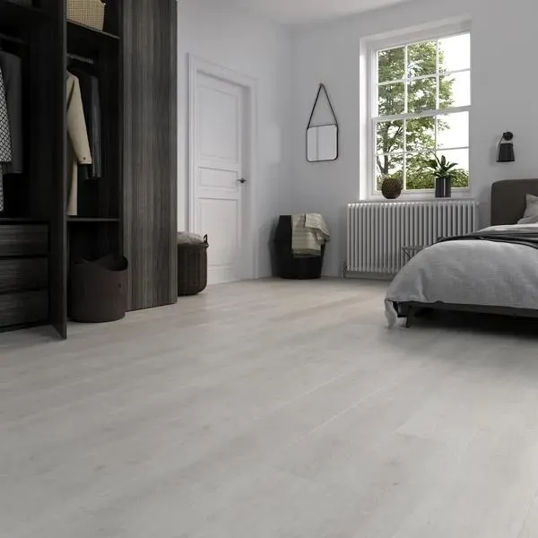 Suelo laminado AC3 roble gris 7 mm Gatteo Cooke & Lewis