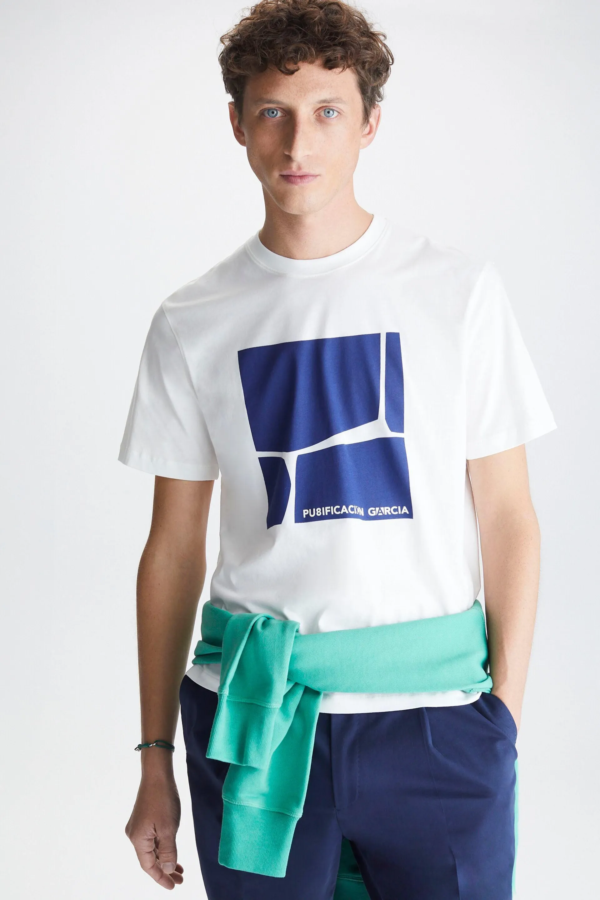 CAMISETA ESTAMPADO CUBO AGRIETADO