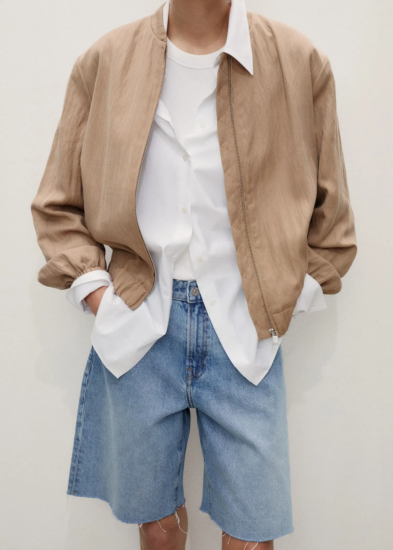 Bermudas vaqueras bajo deshilachado