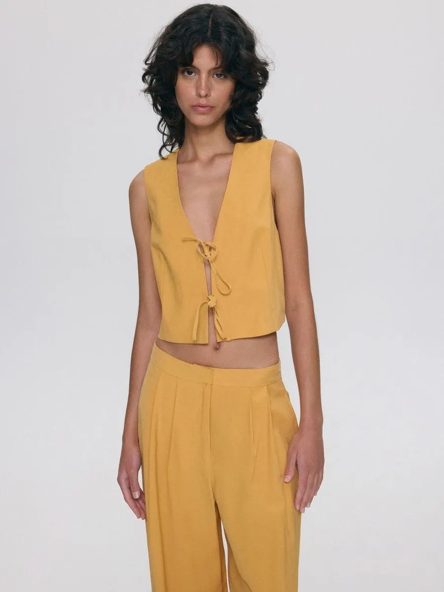 Vesta se zavazováním