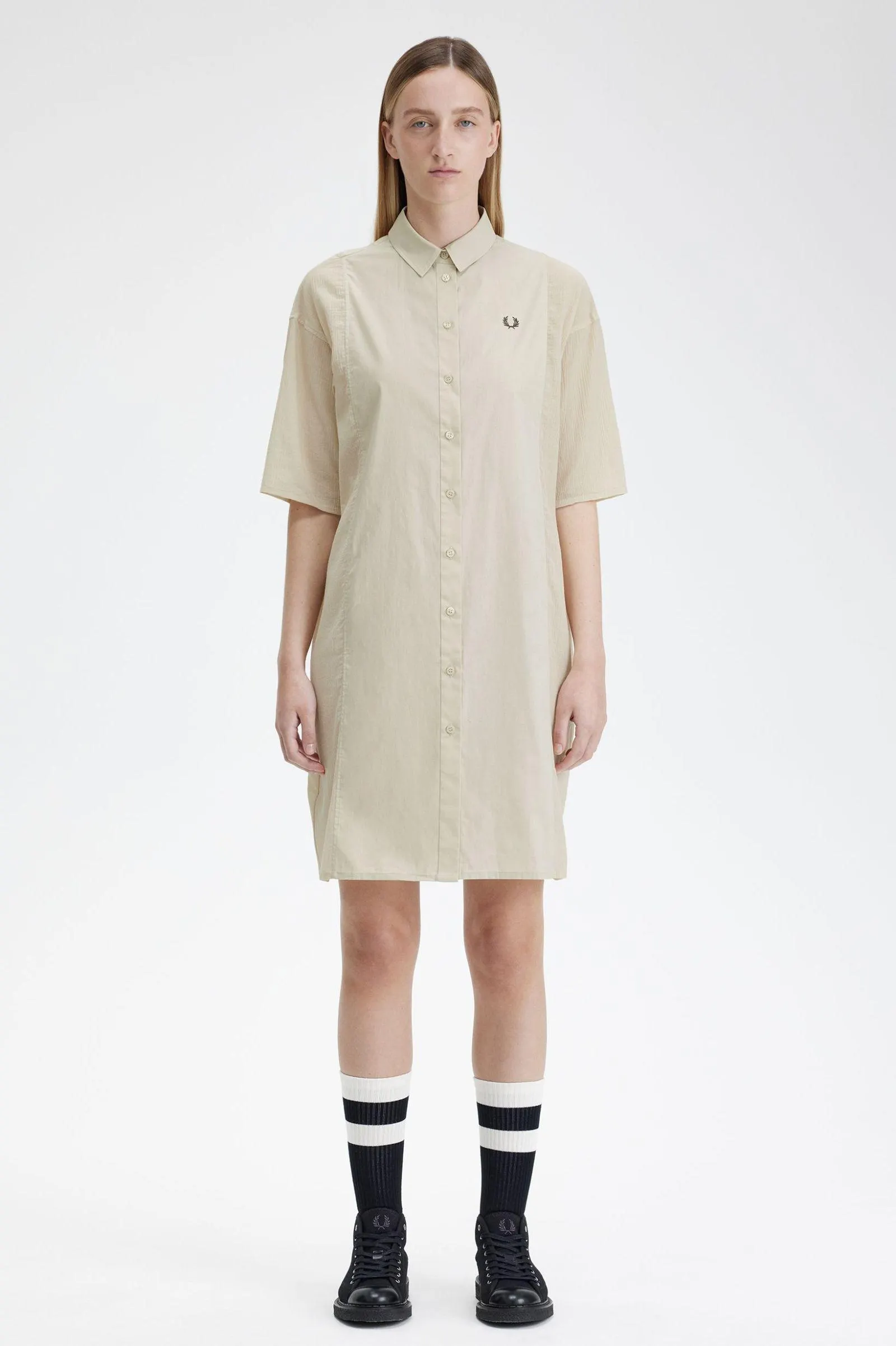 Robe chemise à empiècement transparent