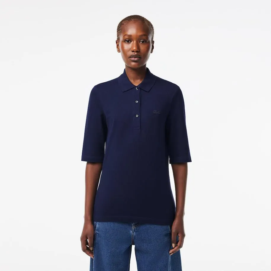 Polo de mujer Lacoste slim fit en algodón adaptable