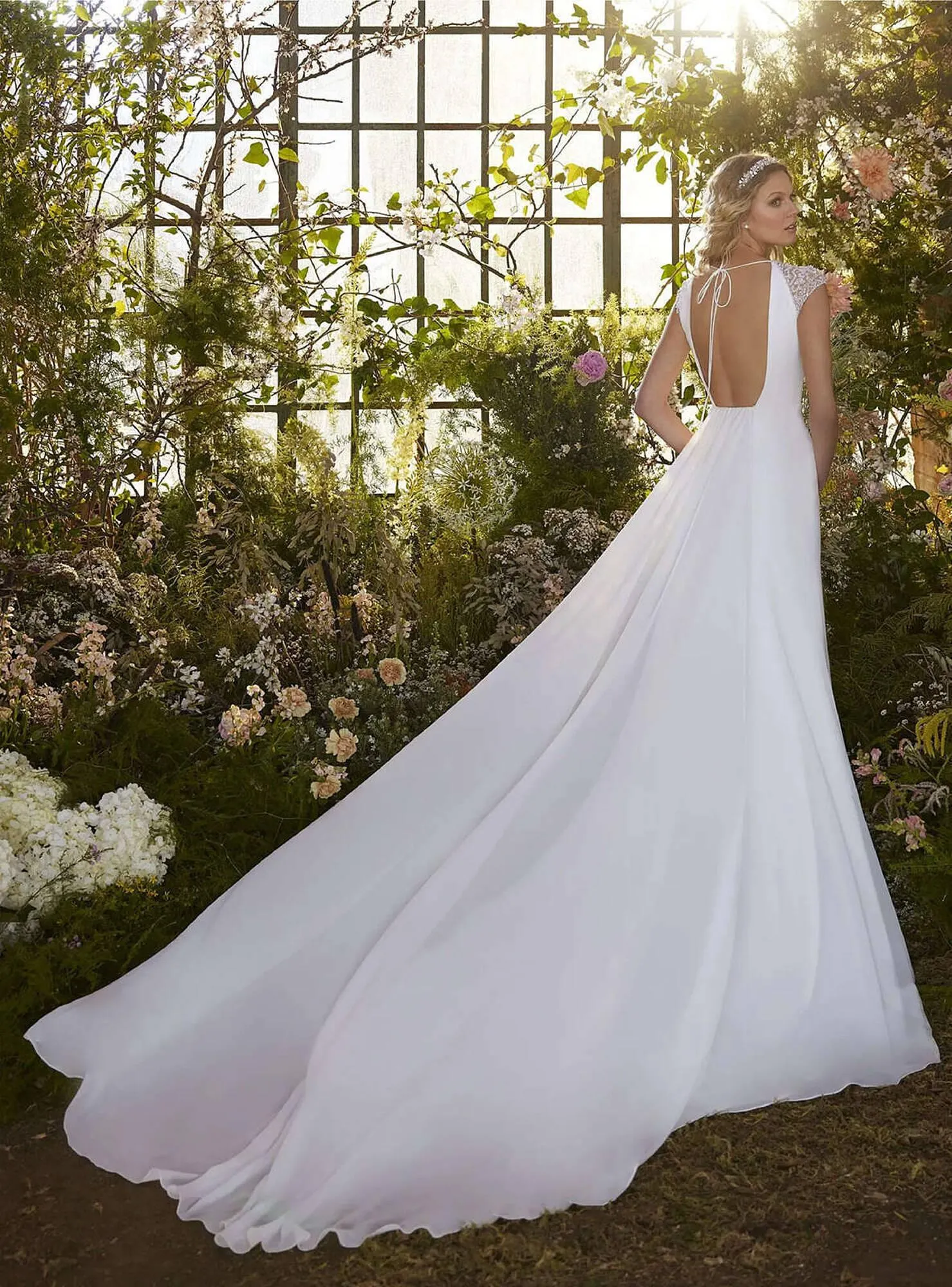 Catálogo de Folleto Pronovias 5 de mayo al 5 de abril 2024 - Página 5