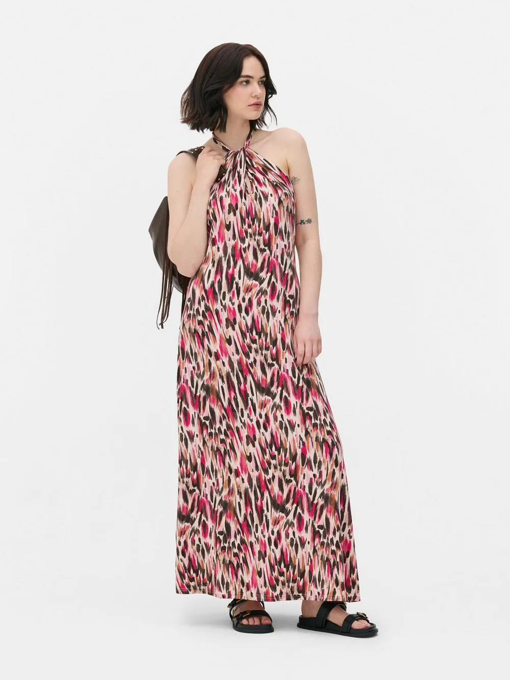 Vestido largo estampado con escote halter