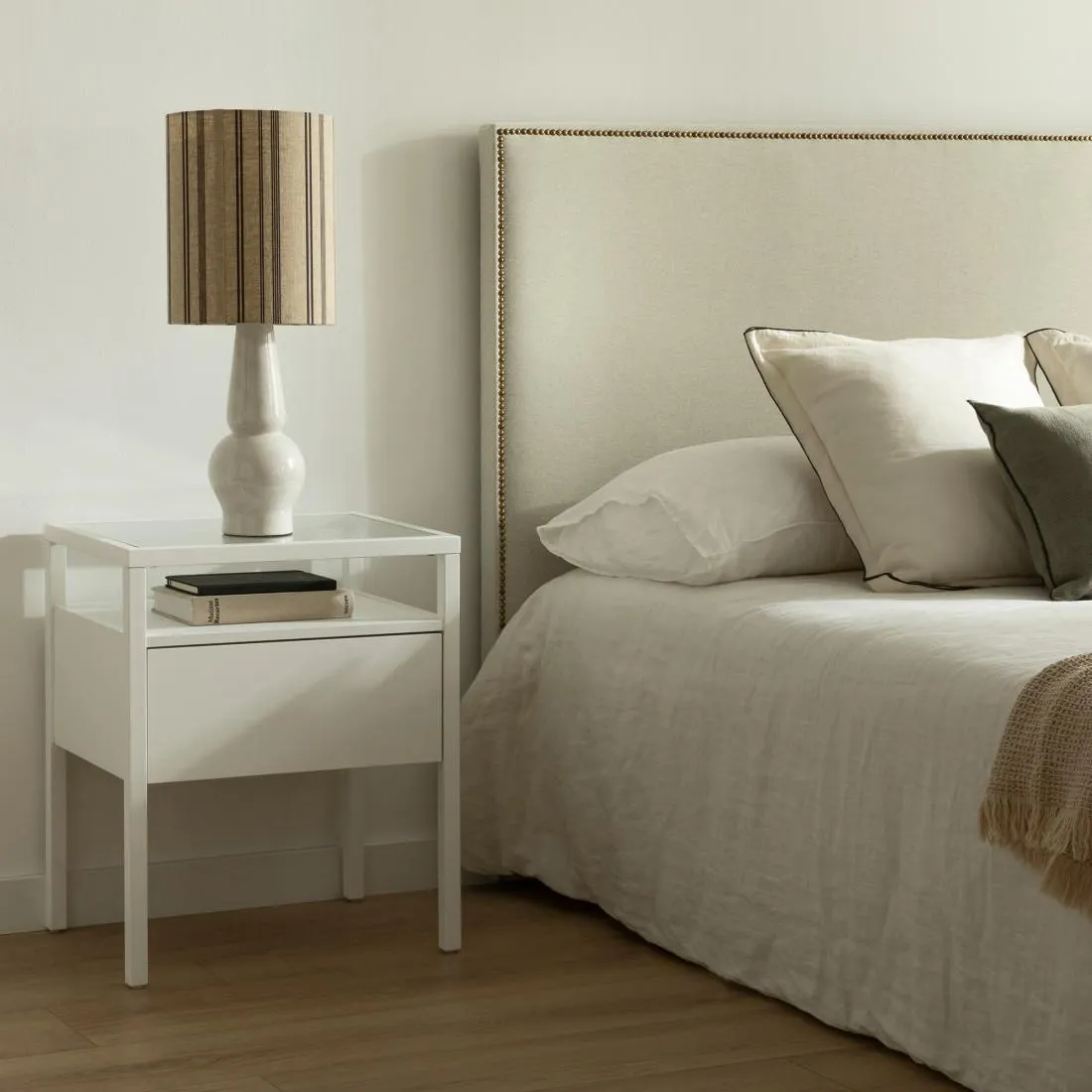 Mesita de noche blanca 1 cajón