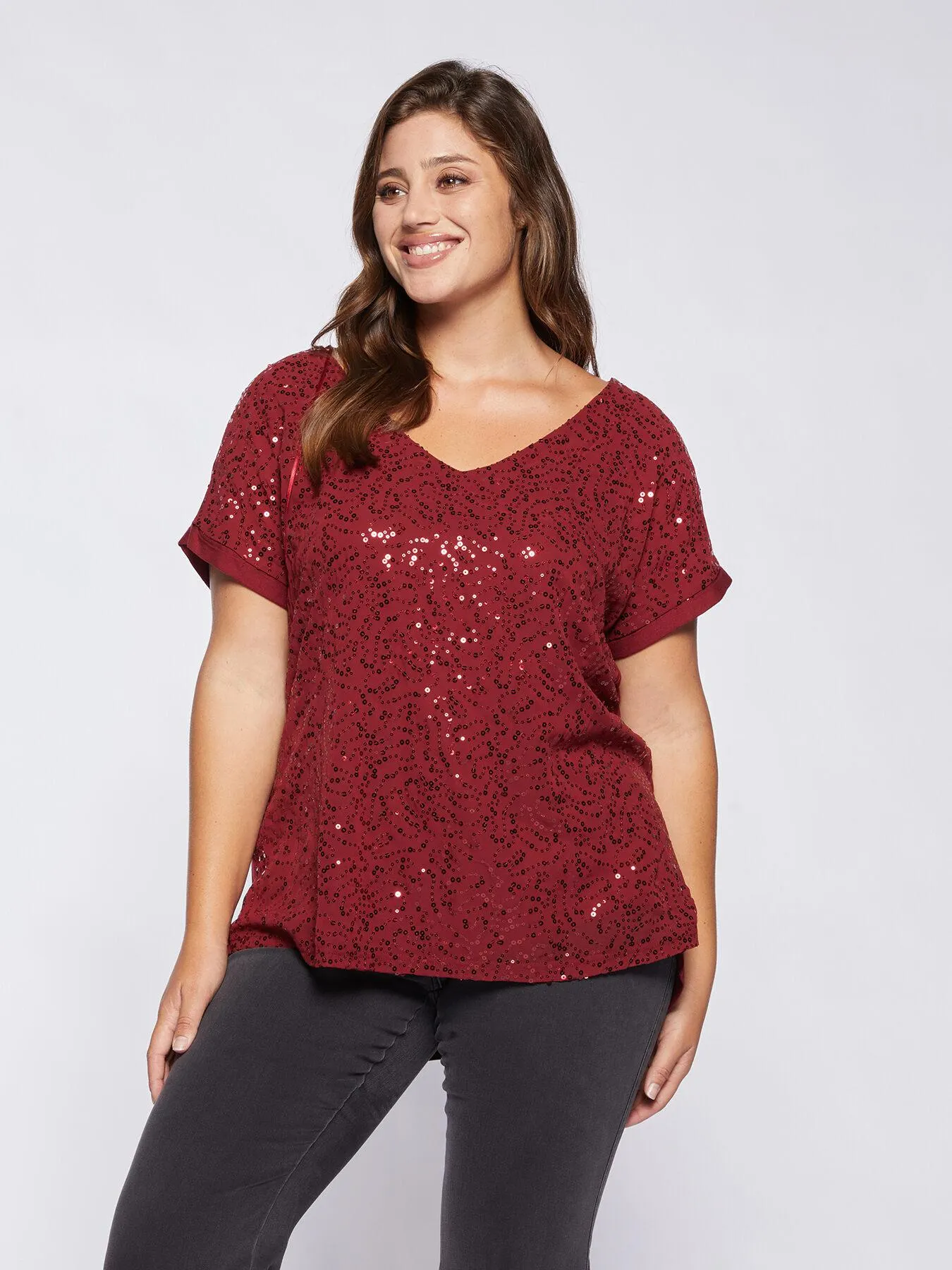 Camiseta con bordado integral de lentejuelas