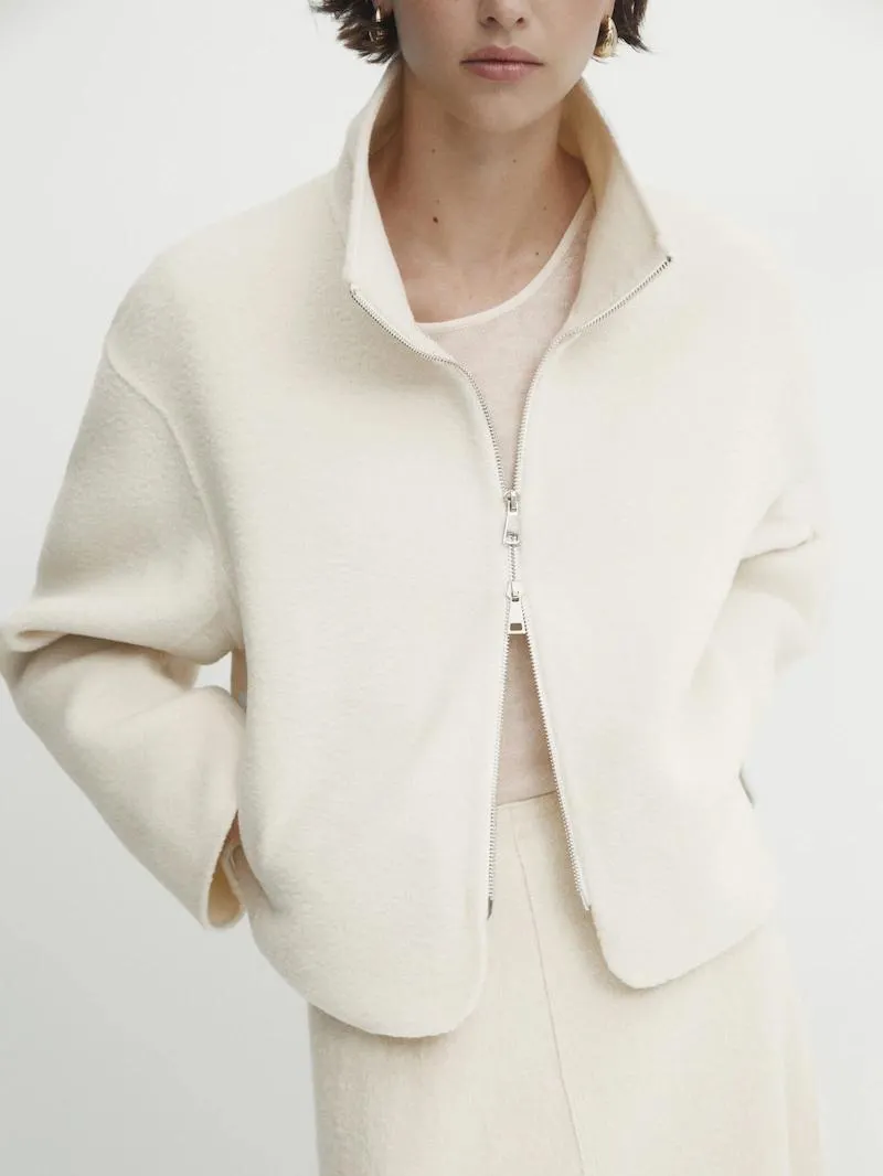 Krátká bunda ze 100% vlny se zipem