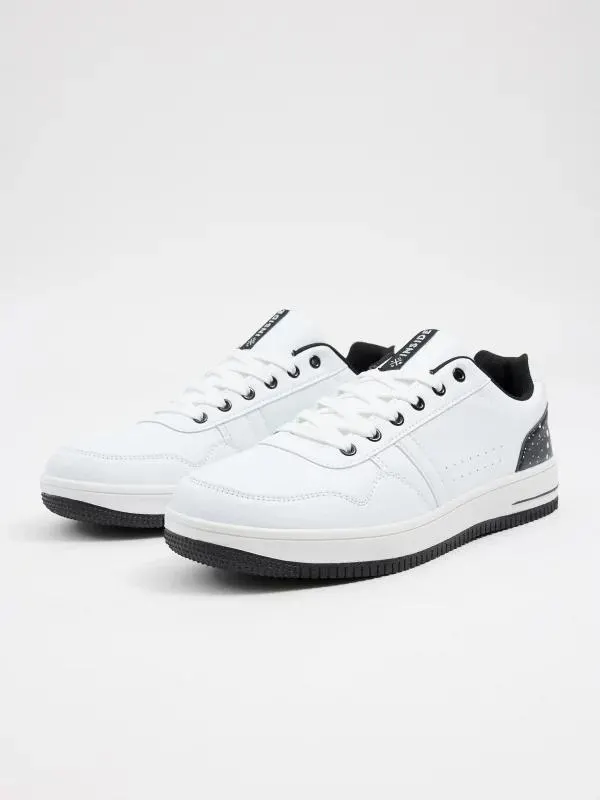 Deportiva retro combinada