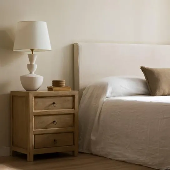 Mesita de noche de madera maciza 3 cajones