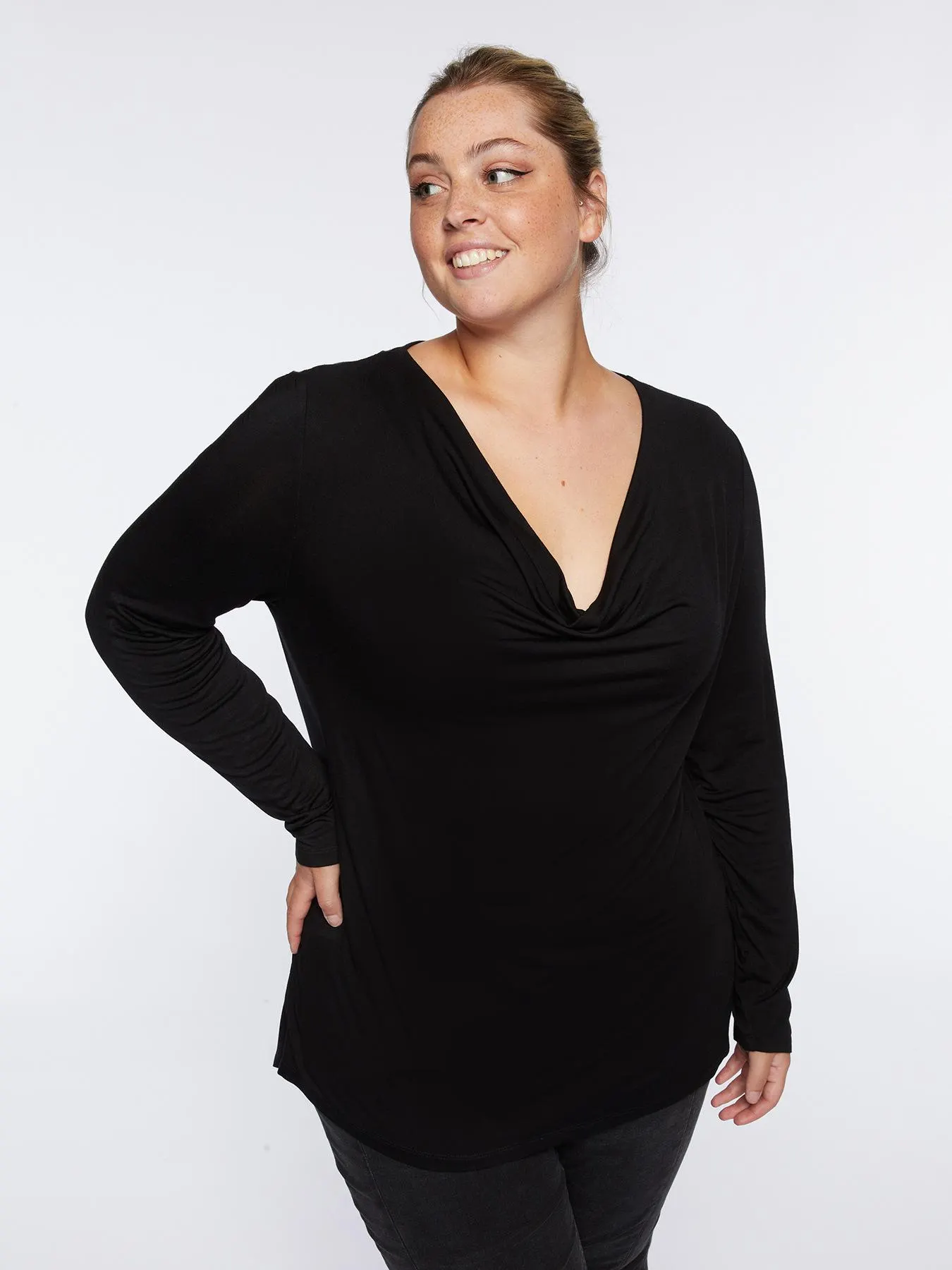 Camiseta con escote drapeado