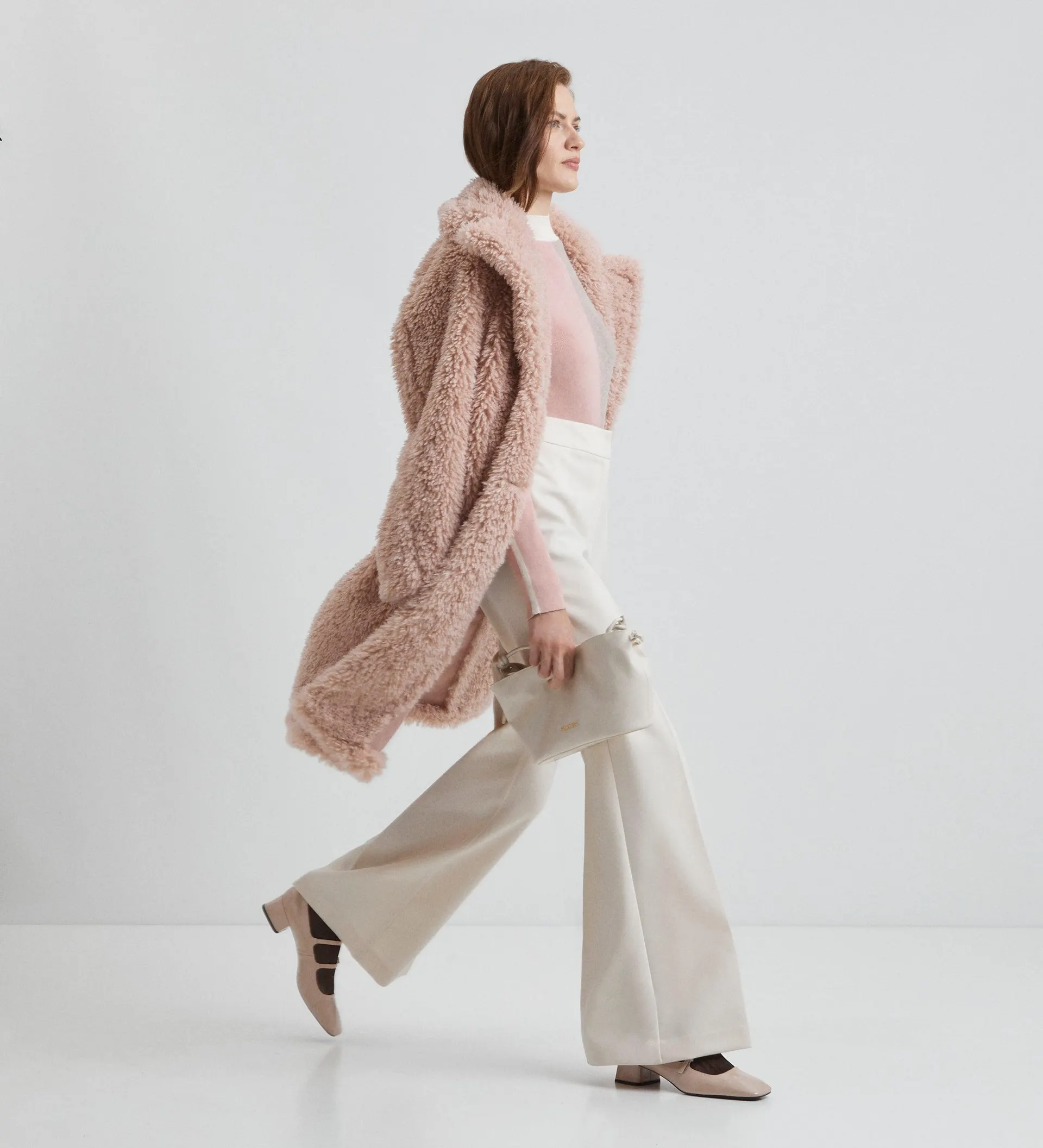 Abrigo solapa de borrego sintético