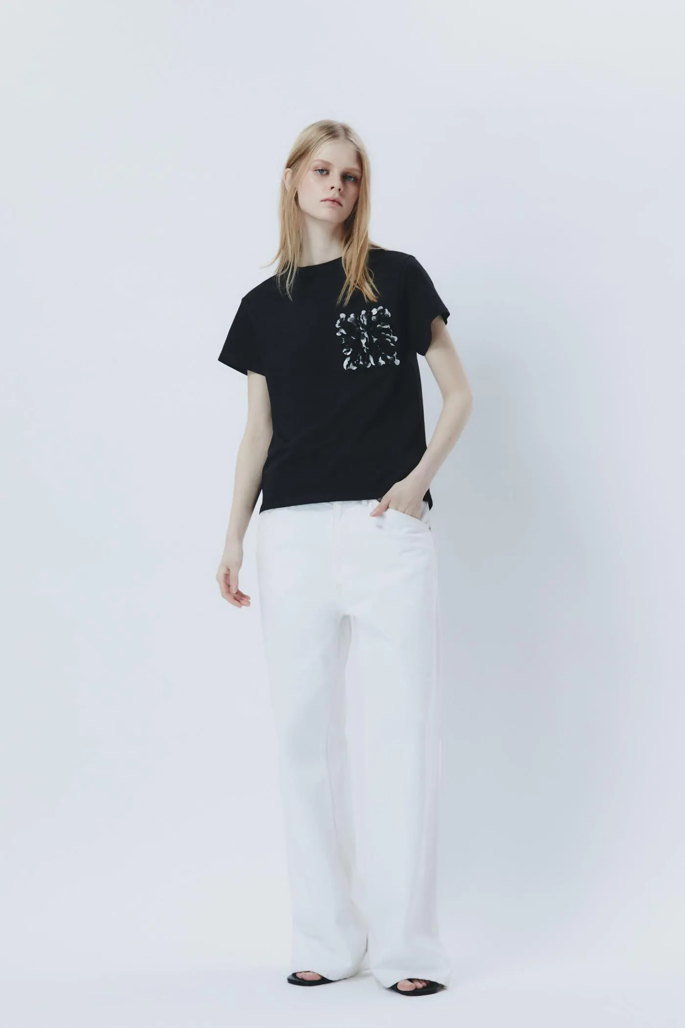 Camiseta bolsillo adorno