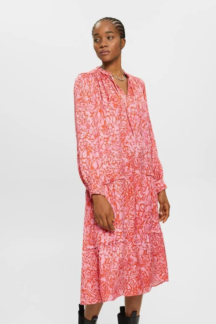 Vestido midi estampado de satén con volantes