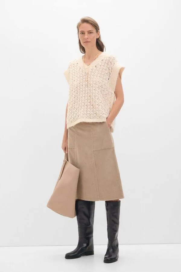 Conjunto de chaleco y falda