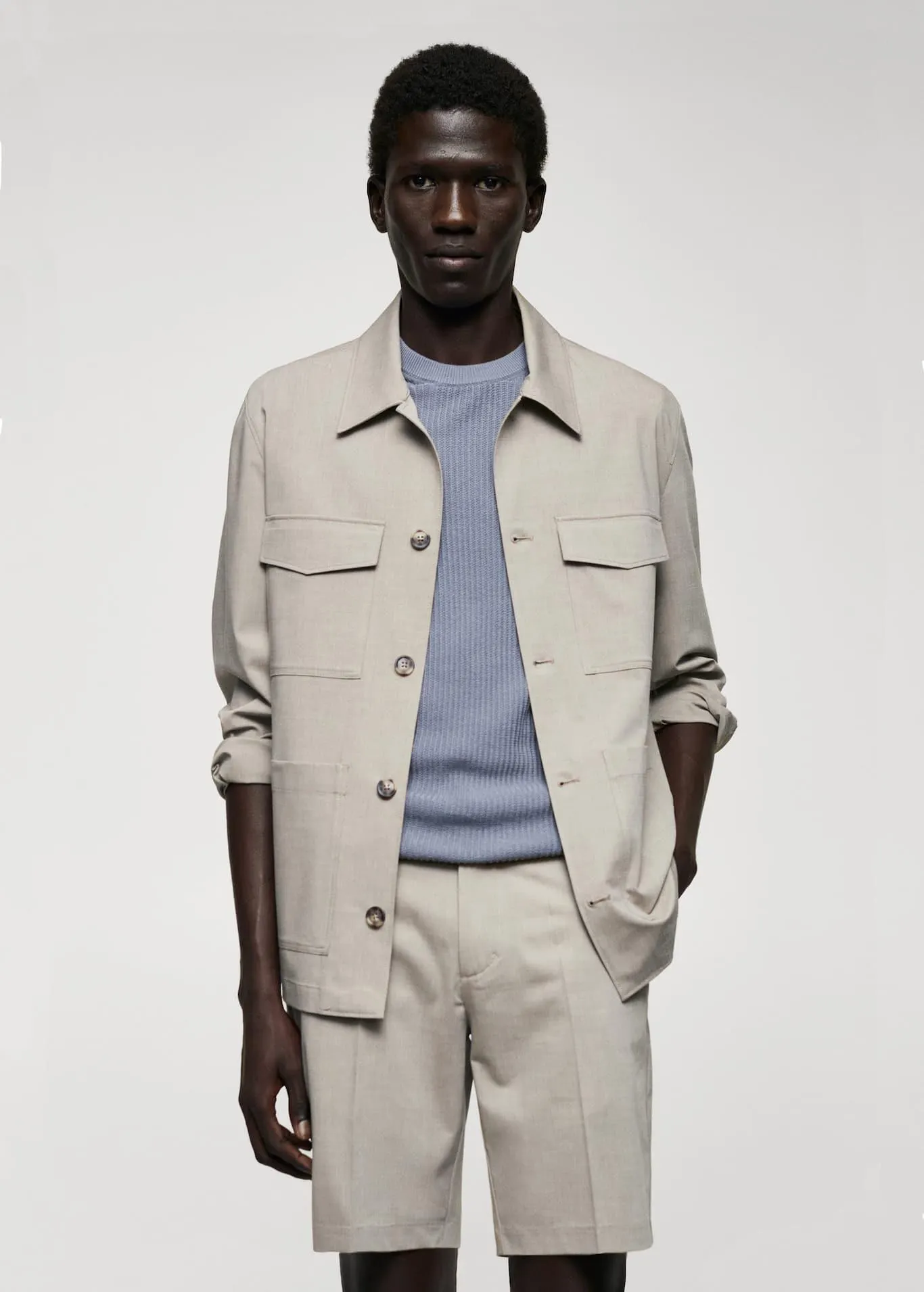 Chaqueta bolsillos ligera