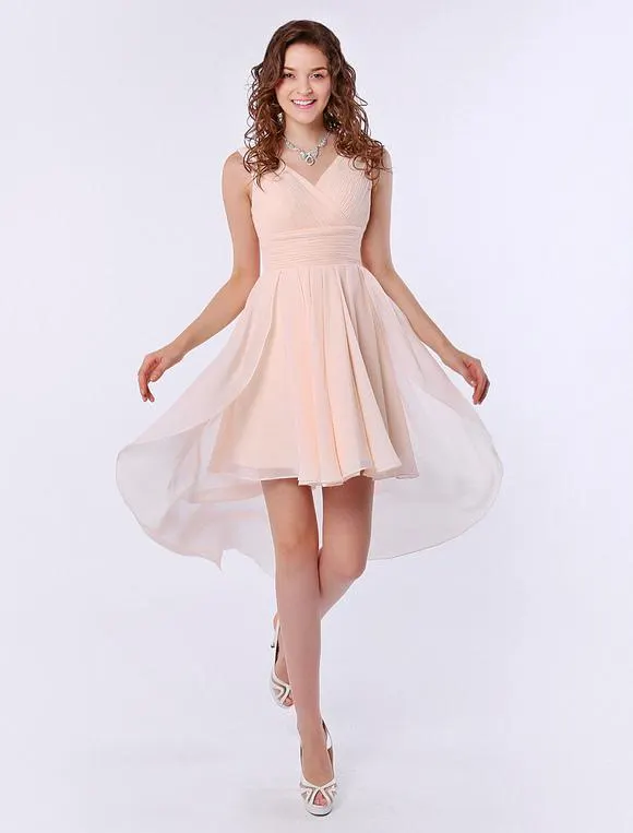 Vestido de damas de honor de chifón con cuello en V y adorno arrugado de cola asimétrica