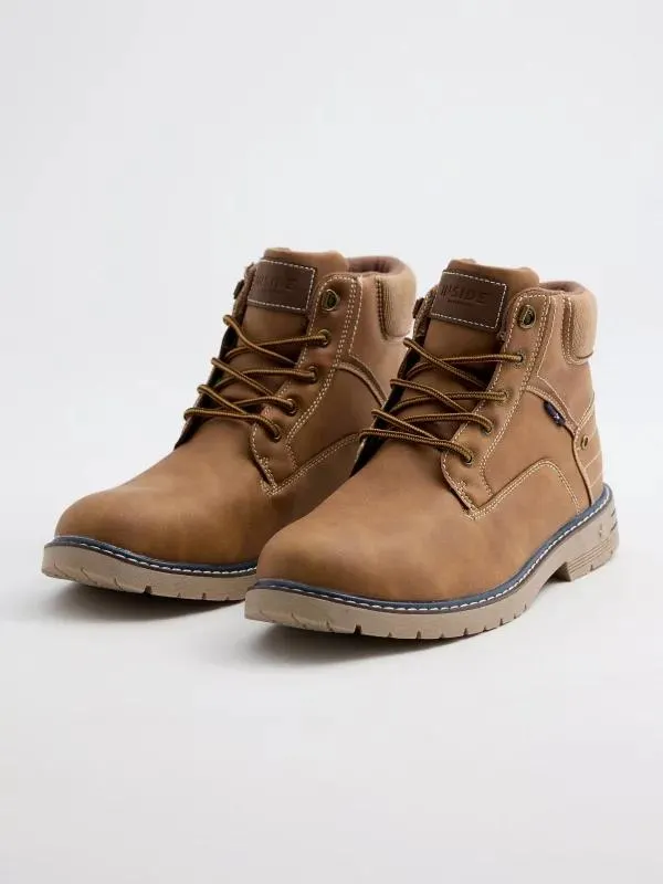 Bota marrón cuello combinado