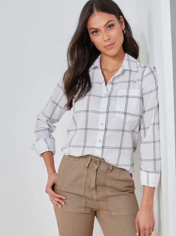 Camisa de cuadros tejidos con bolsillo
