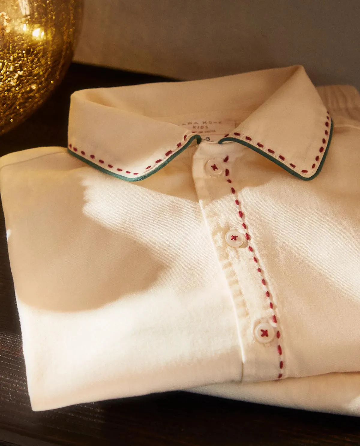 PIJAMA INFANTIL CUELLO BORDADO NAVIDAD