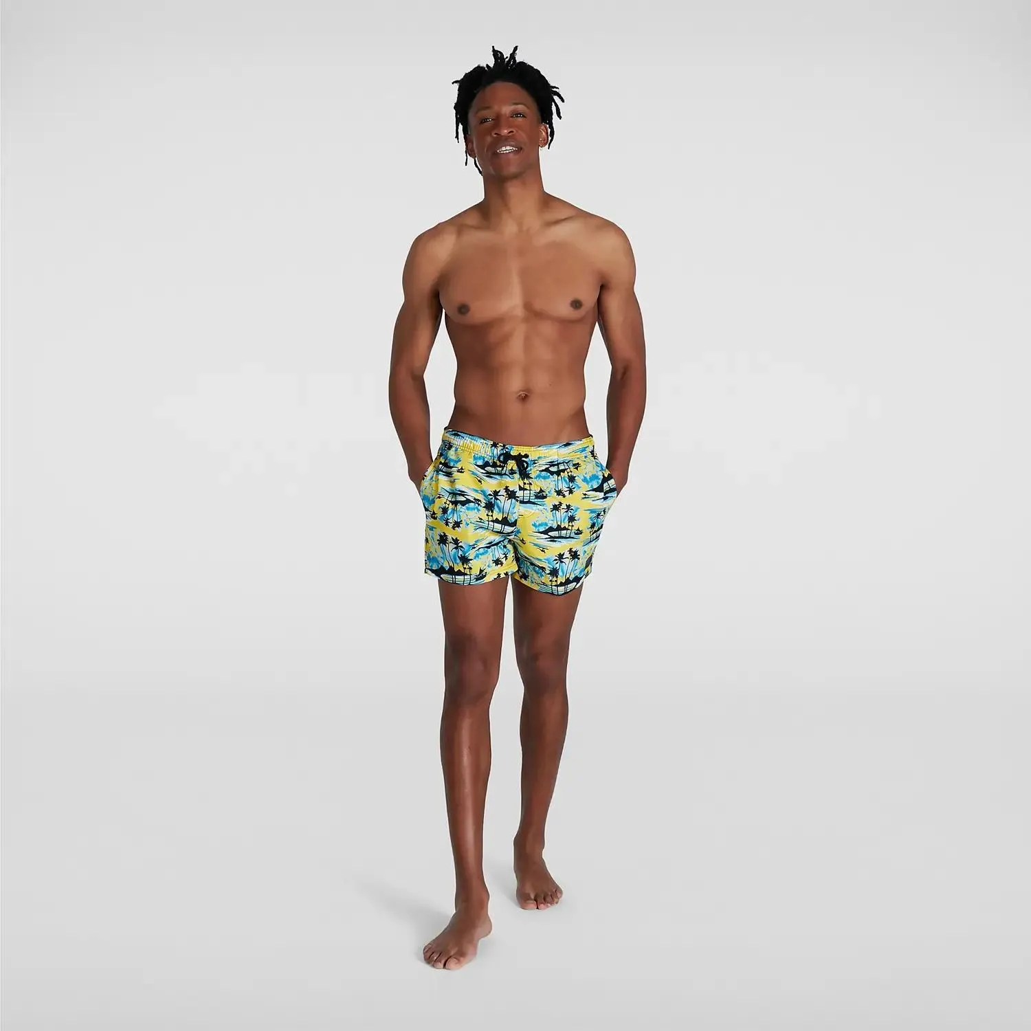 Bañador corto estampado Leisure de 36 cm para hombre, amarillo/azul