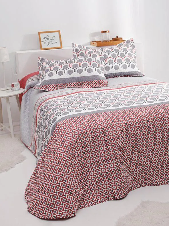 Colcha estampada + funda de cojín