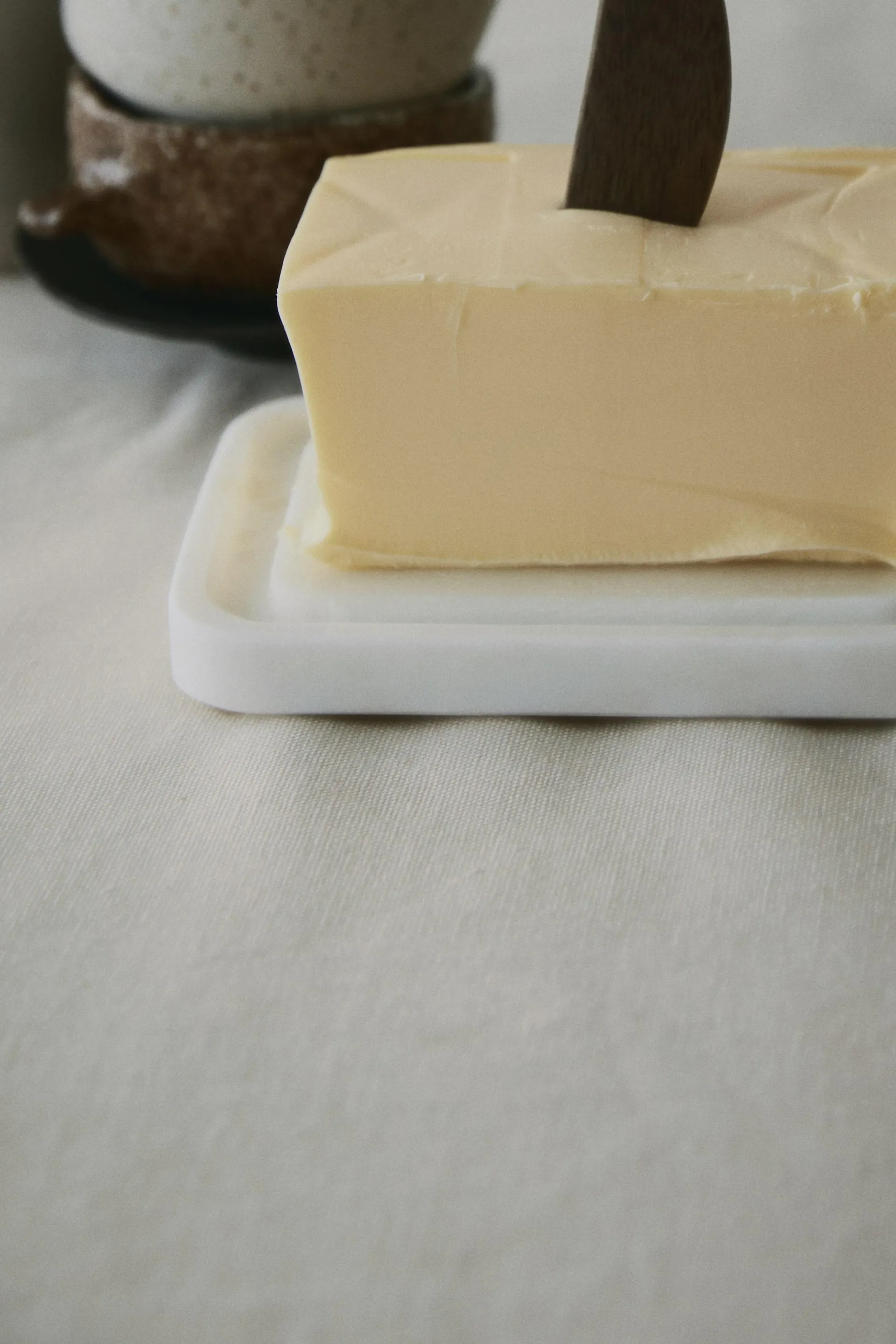 Mantequera con campana de vidrio