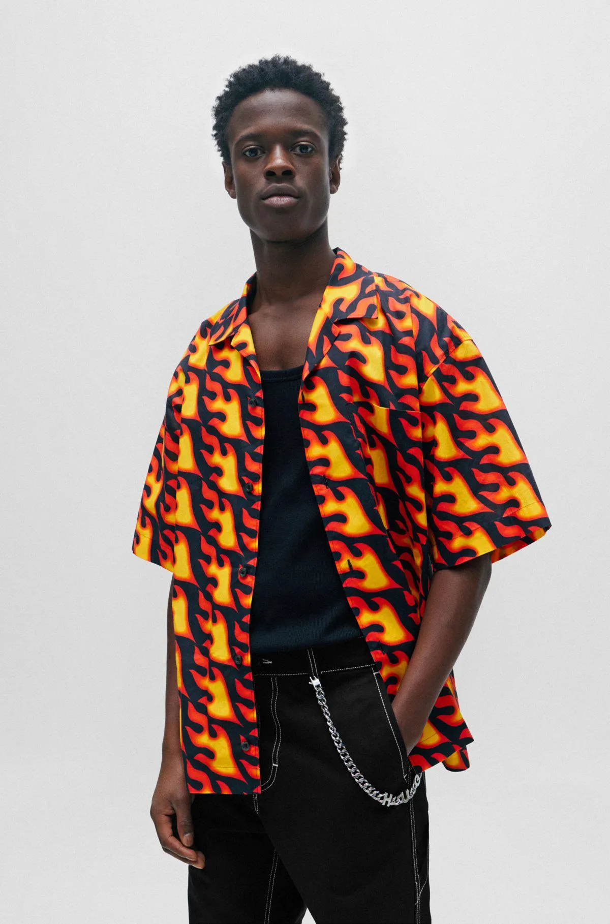 Camisa de manga corta oversize fit con estampado de temporada