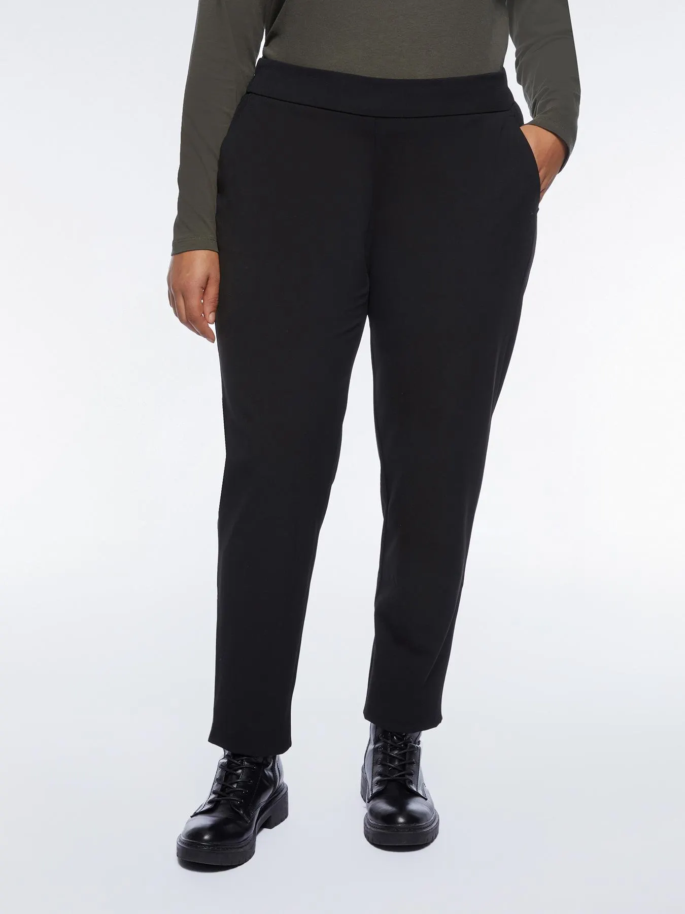 Pantalón con bolsillos americanos