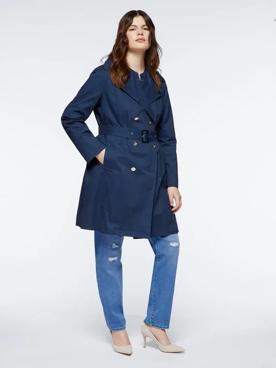 Gabardina con cinturón