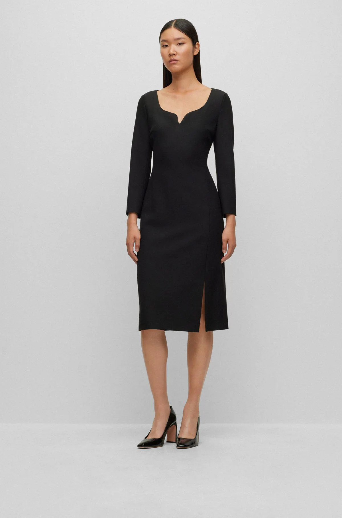 Vestido business slim fit con cuello característico