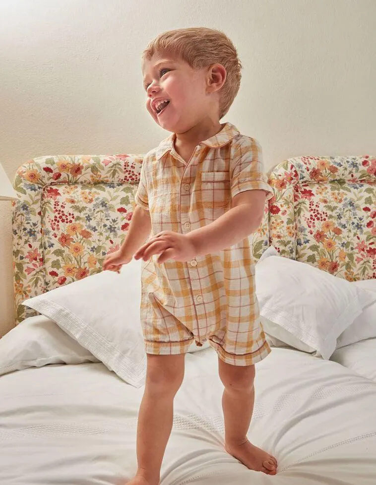 Pijama de manga corta de cuadros amarillo