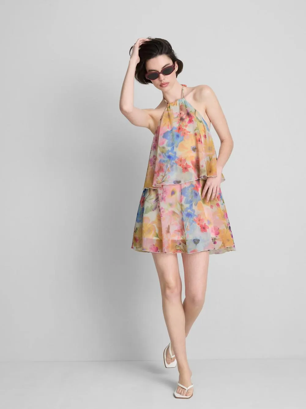 Vestido corto de gasa a capas
