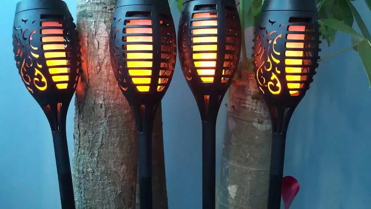 2/4 piezas de luces solares para exteriores, luces de antorcha solar con llama parpadeante, 12 ledes para decoraciones de halloween, impermeable, paisaje, encendido/apagado automático, jardín, patio,