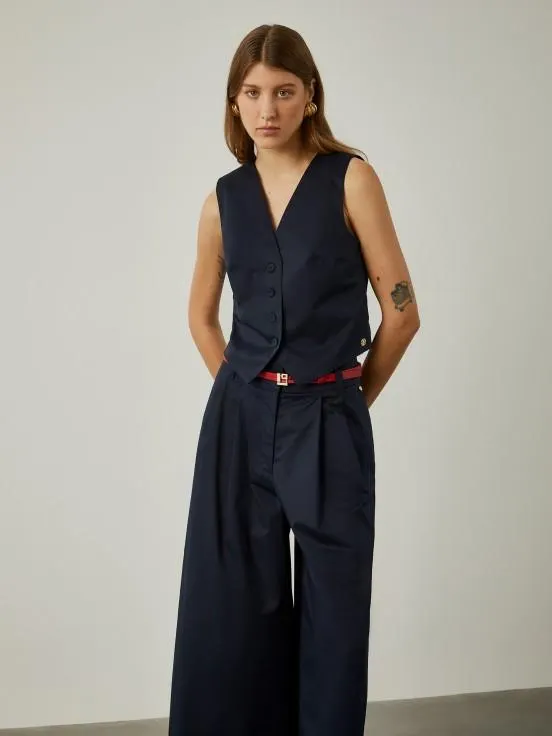 Chaleco ajustado con botones