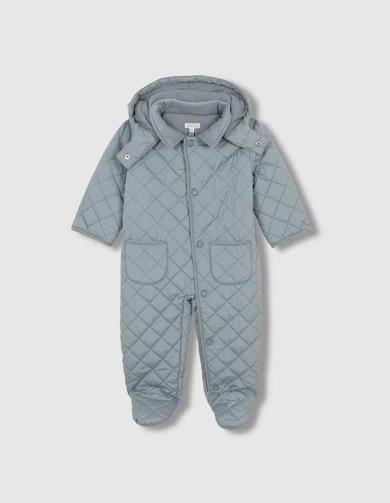 buzo acolchado con capucha y bolsillos