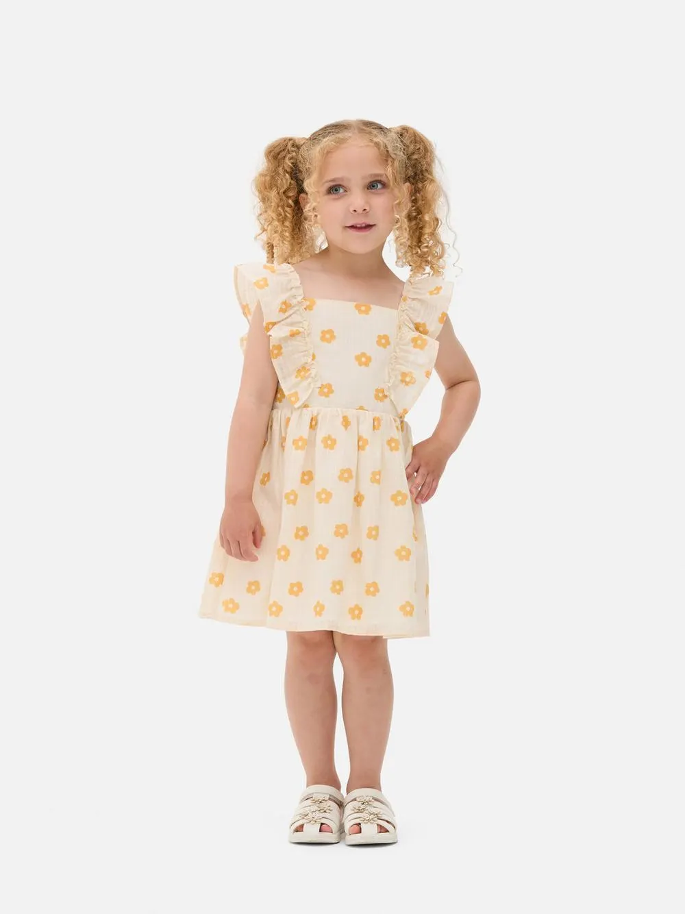 Vestido floral con volantes