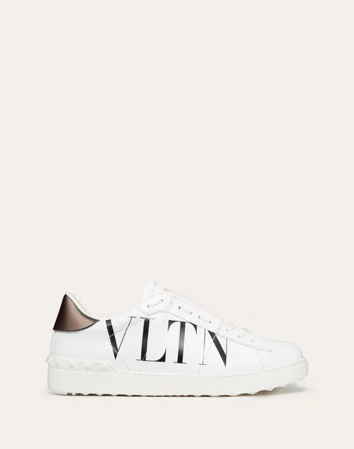 SNEAKERS OPEN CON ESTAMPADO VLTN