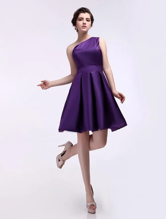 Vestido de damas de honor de satén de color de uva de un solo hombro