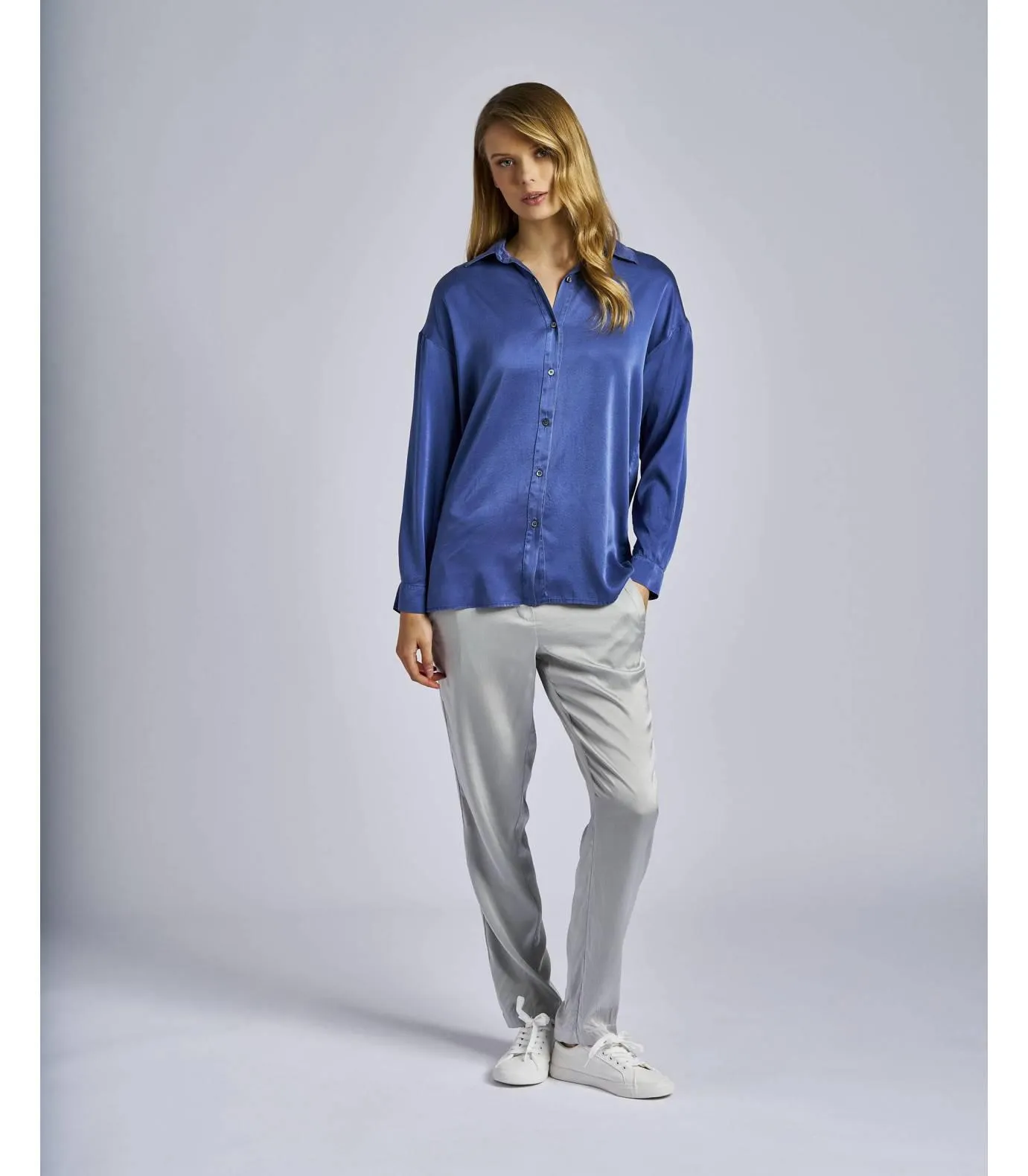 Camisa de manga larga de seda color marino