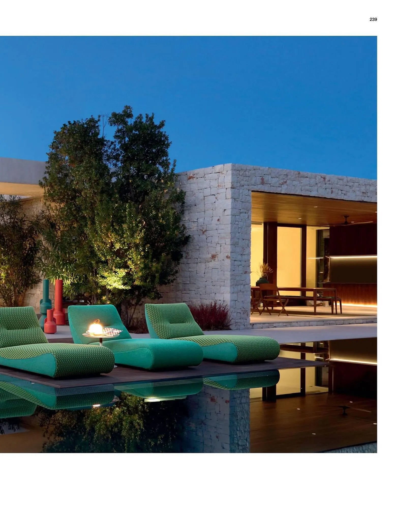 Catálogo de Folleto Roche Bobois 2 de febrero al 28 de diciembre 2024 - Página 241