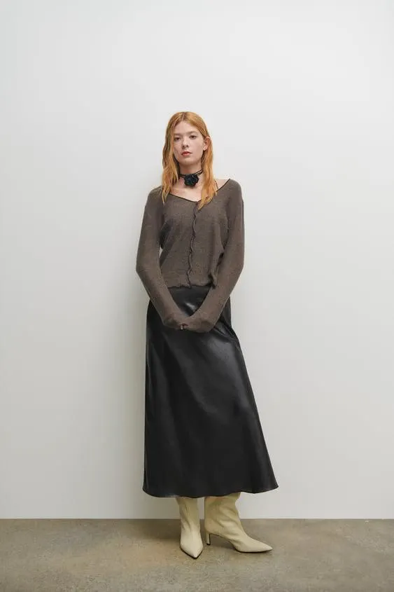 FLOR CUELLO CORDÓN PIEL