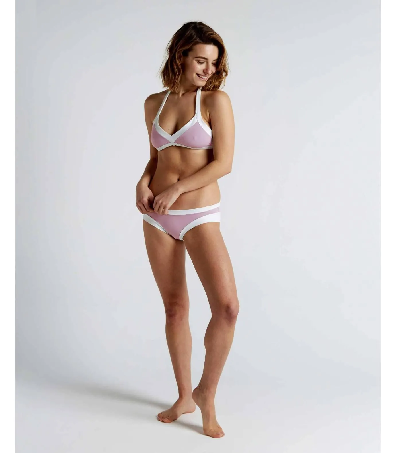 Bikini top cuello con vivos a contraste color rosa