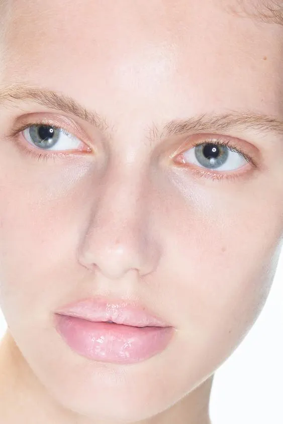 BÁLSAMO CON COLOR PARA LABIOS SPF30