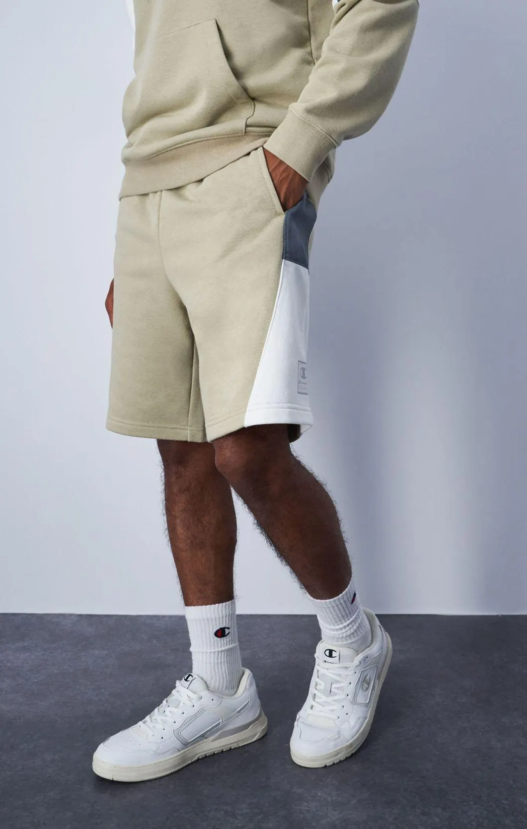 Shorts medios color block