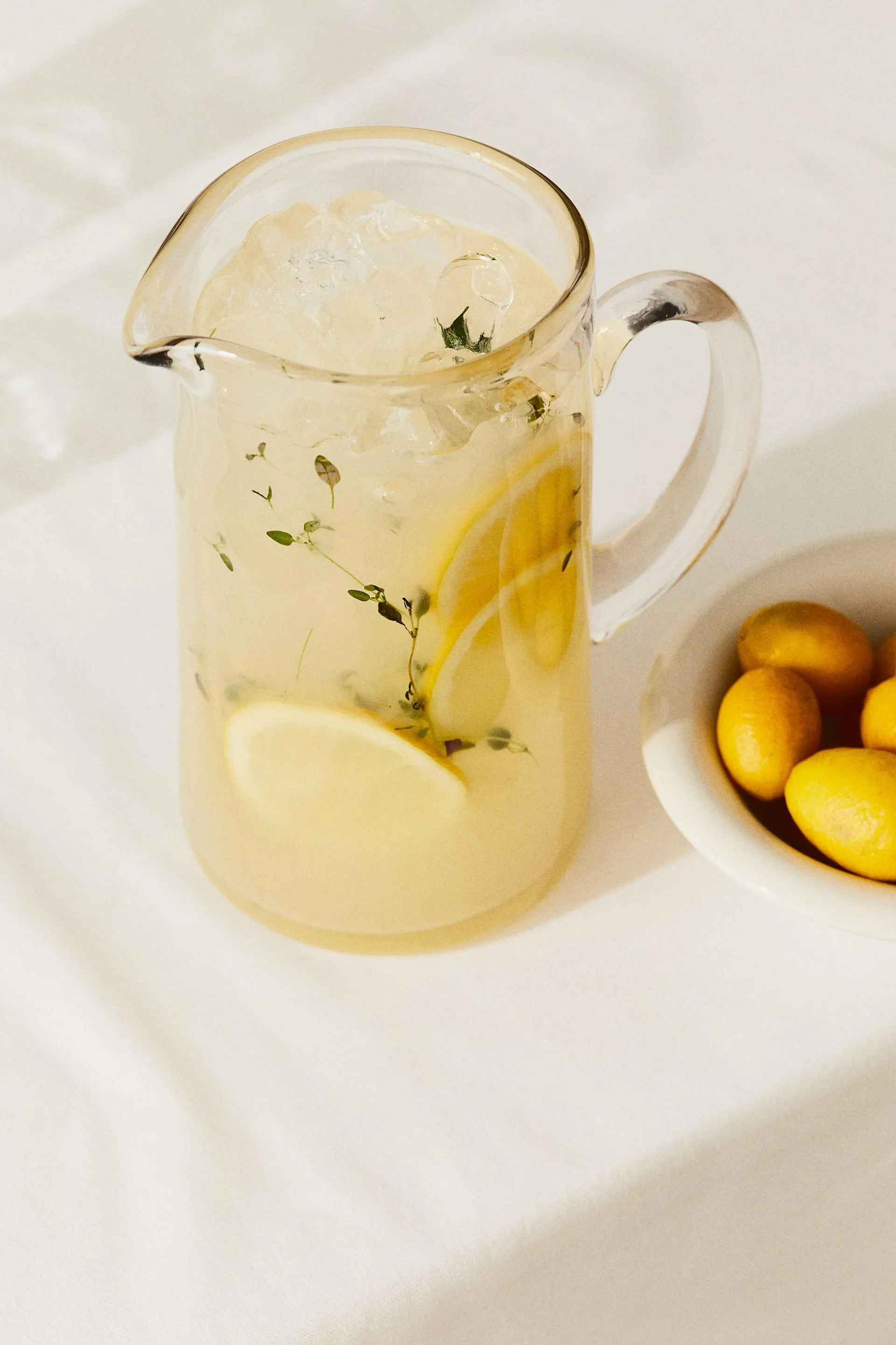 Jarra cónica de vidrio