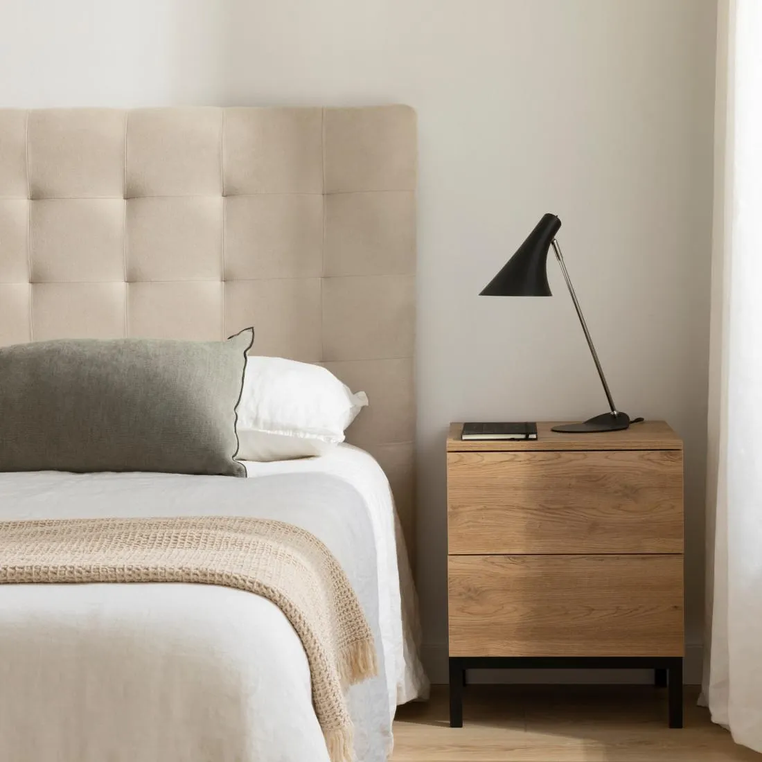 Mesita de noche natural 2 cajones