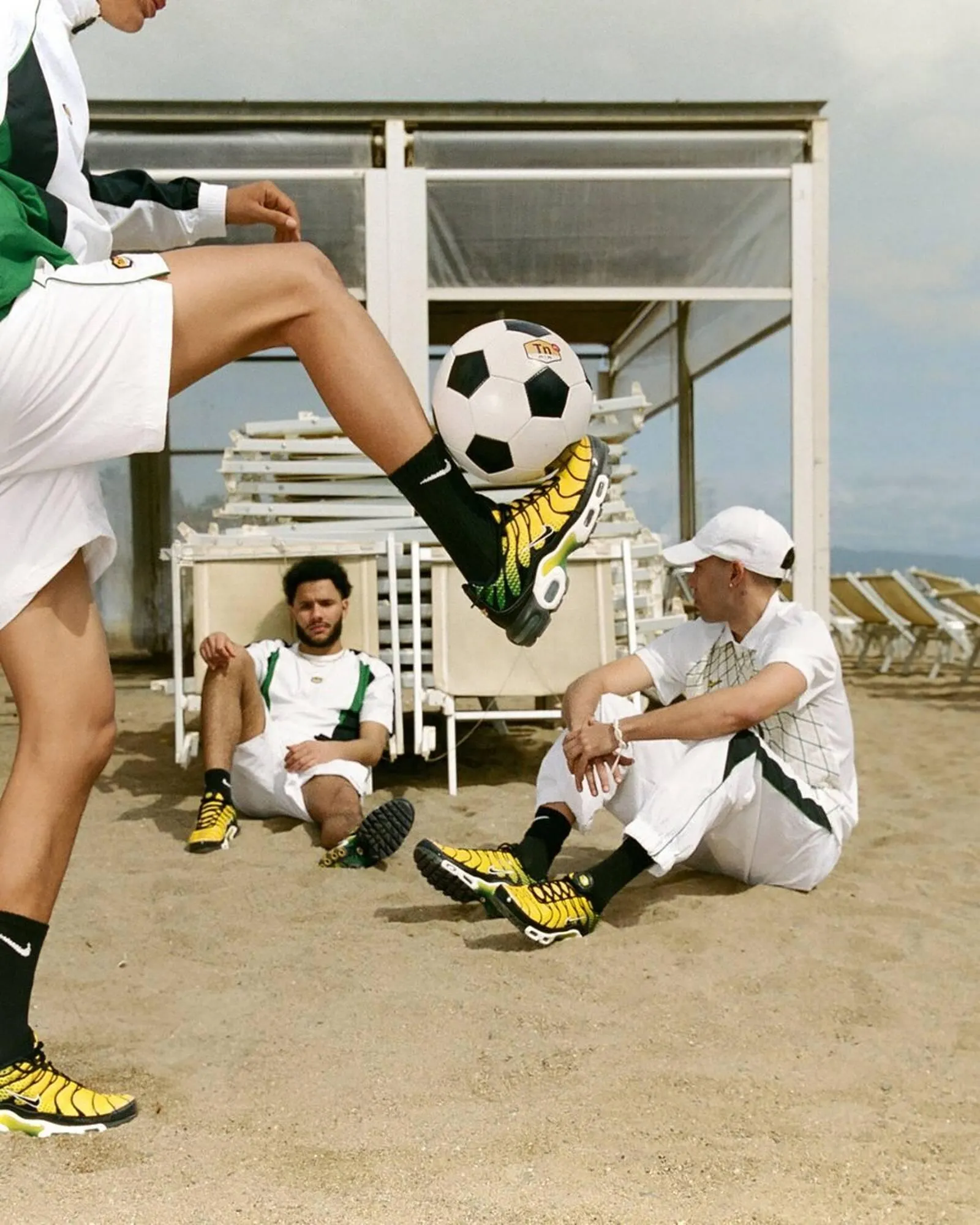 Catálogo de Folleto Foot Locker 3 de mayo al 16 de mayo 2025 - Página 1